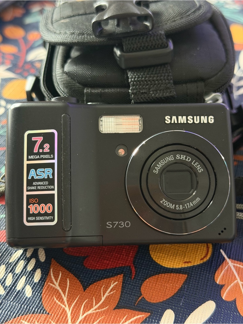 Samsung Black S730 Compact Digital Camera - 7.2MP